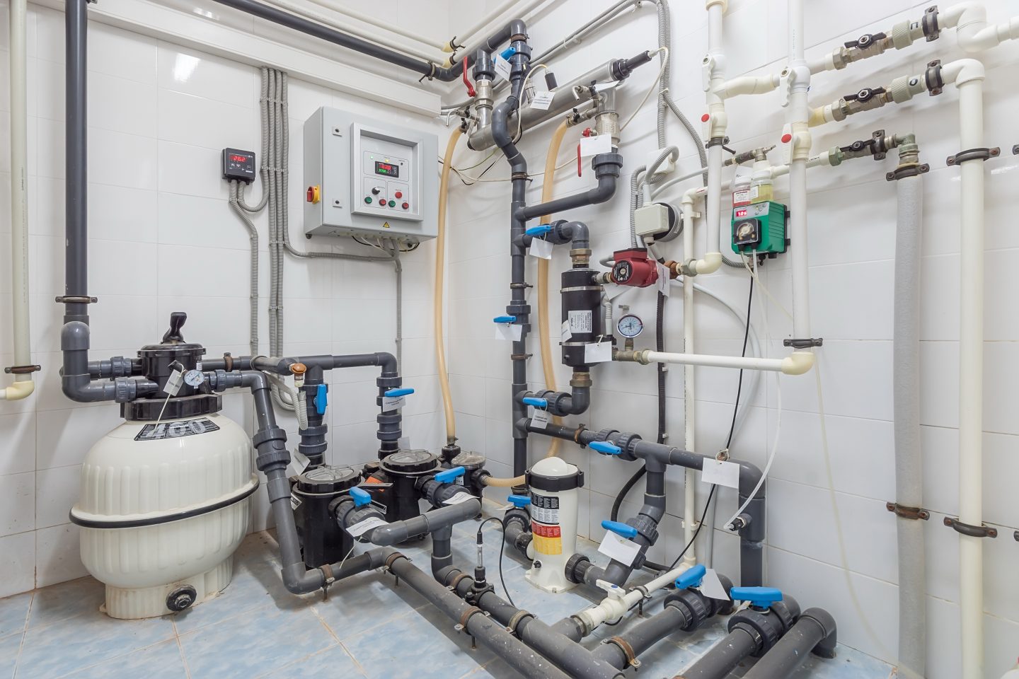 Pool circulation system. Swimming Pool Water Treatment
