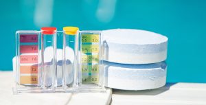 traitement-piscine-equipements-accessoires-lbap produits d'entretien et de traitement pour la piscine en format liquide et solide